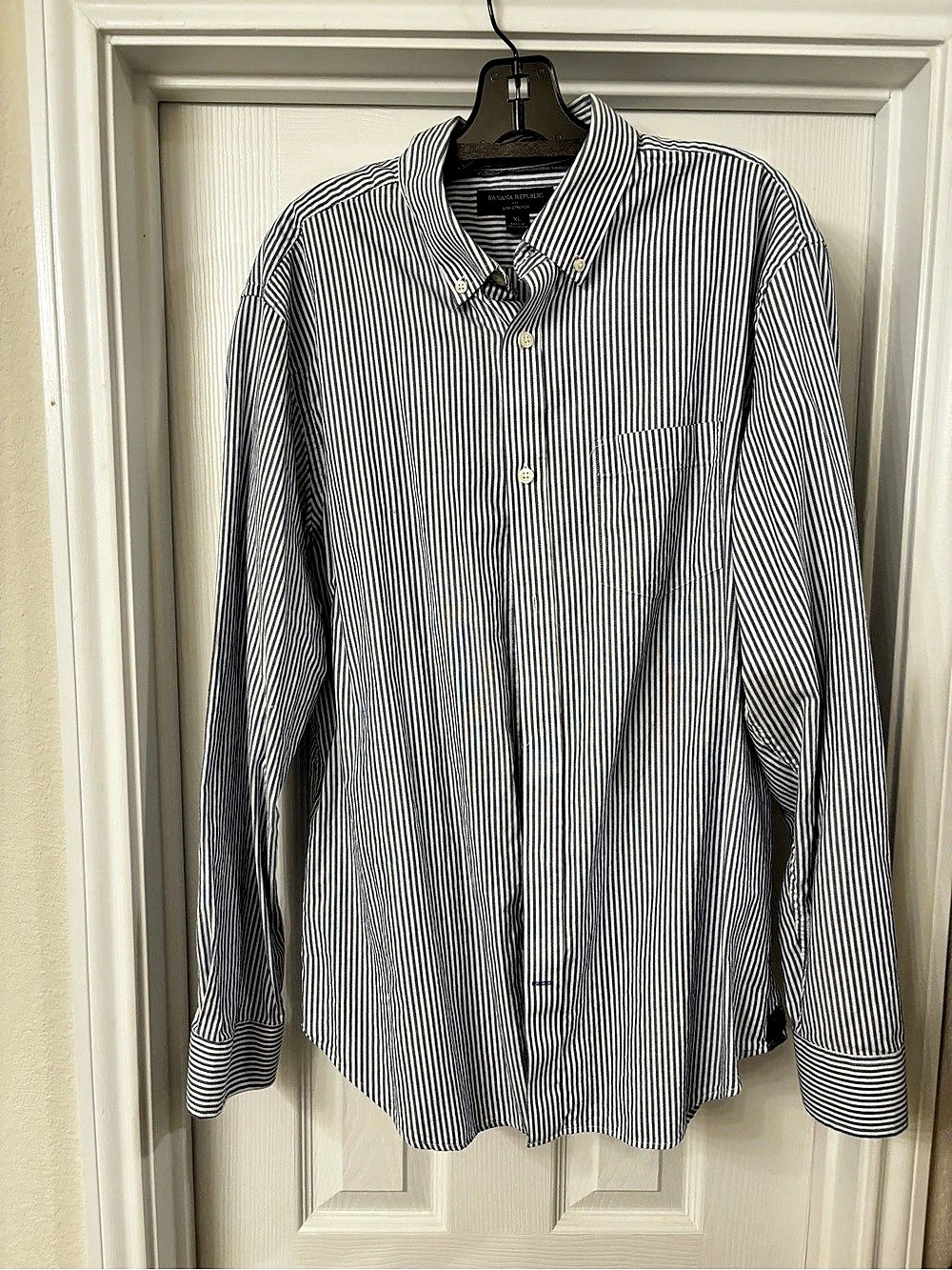 Banana Republic Slim Stretch Striped Button Down Shirt in Blue & White Size XL
